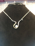 Breuning Necklace ( Pearl )